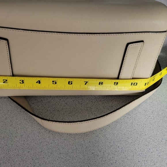 Givenchy Antigona Small Cream Leather Bag - Picture 11 of 11